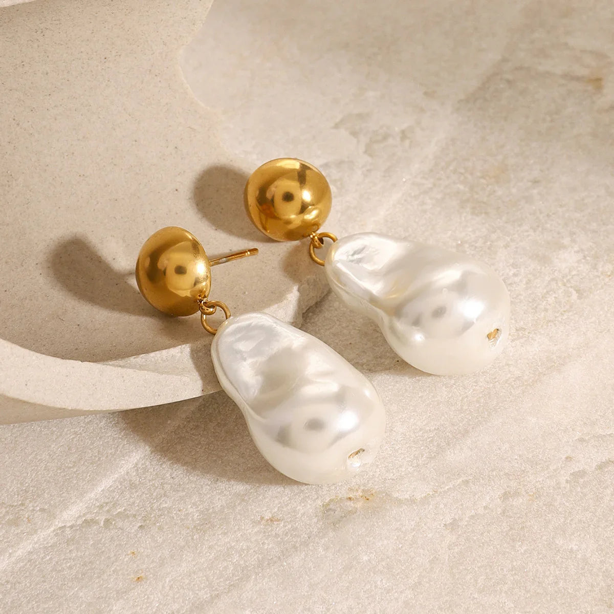 Ariana Chunky Pearl Drop Earrings
